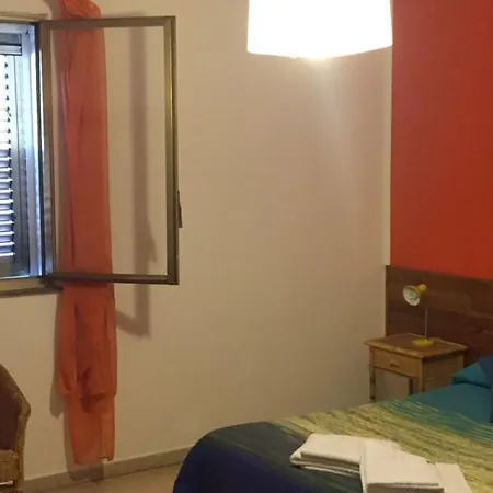 Seven לינה וארוחת בוקר 2*