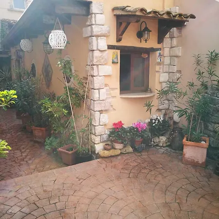 Bed and Breakfast Seven